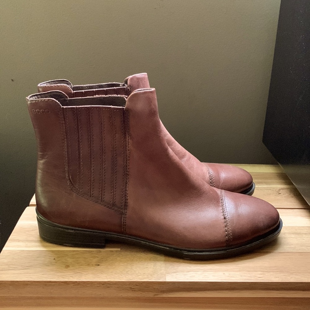 Elegant Brown Leather Ankle Boots 8-8.5